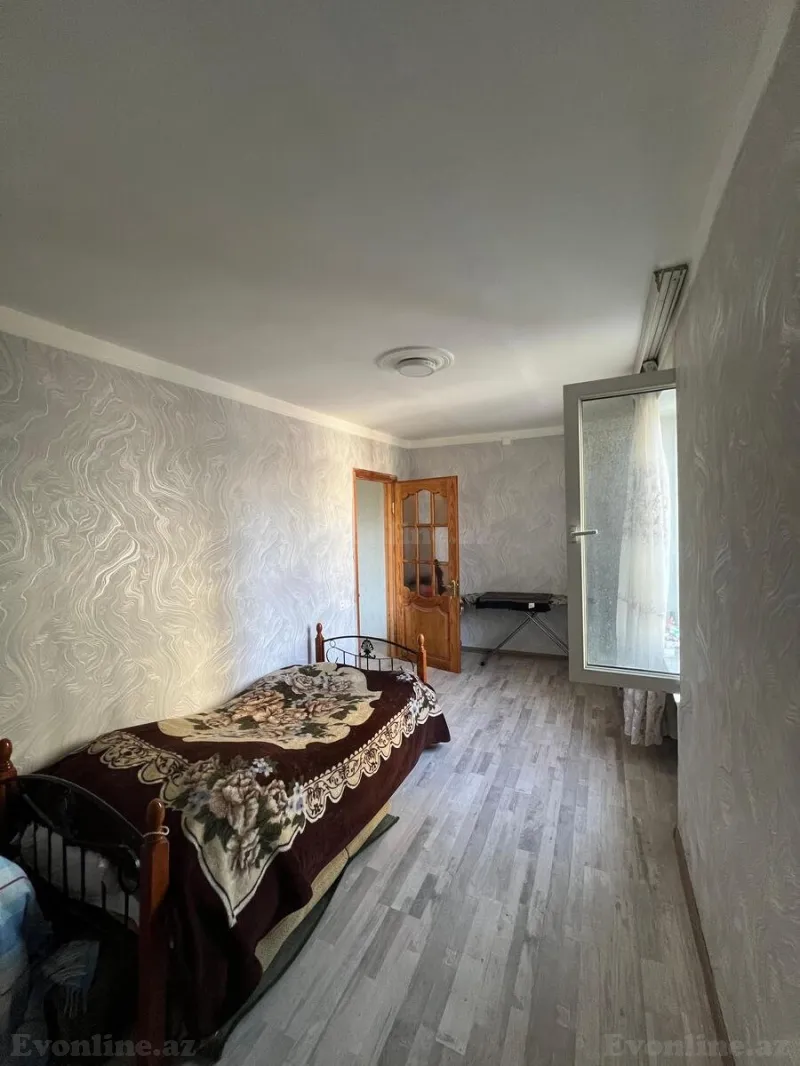 Satılır 2 otaqlı Mənzil Köhnə tikili 50 m² İnşaatçılar m. - şəkil 4