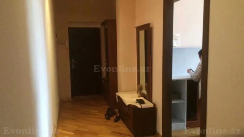 Kirayə verilir 2 otaqlı Mənzil Köhnə tikili 61 m² Nəriman Nərimanov m.