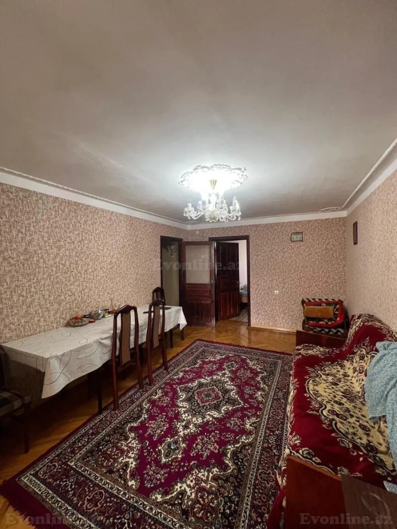 Satılır 3 otaqlı Mənzil Köhnə tikili 70 m² İnşaatçılar m.