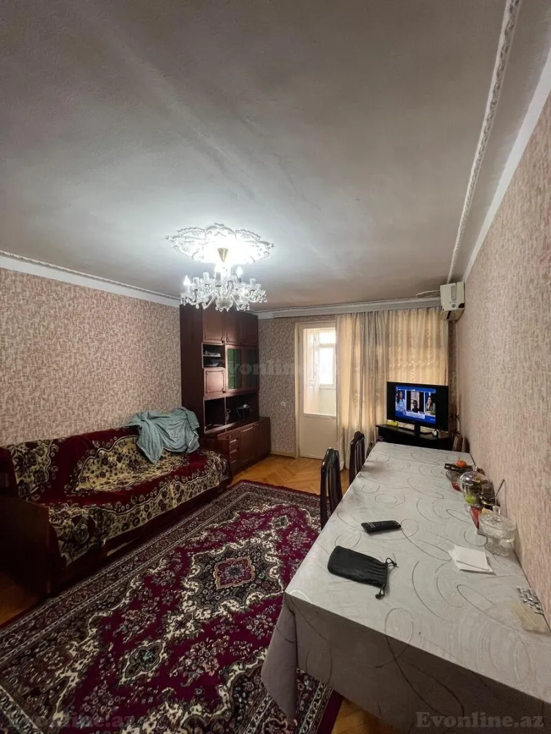 Satılır 3 otaqlı Mənzil Köhnə tikili 70 m² İnşaatçılar m. - şəkil 2