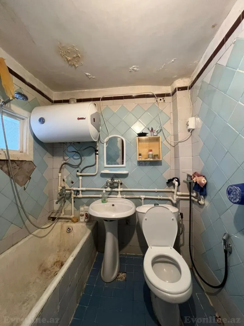 Satılır 3 otaqlı Mənzil Köhnə tikili 70 m² İnşaatçılar m. - şəkil 14