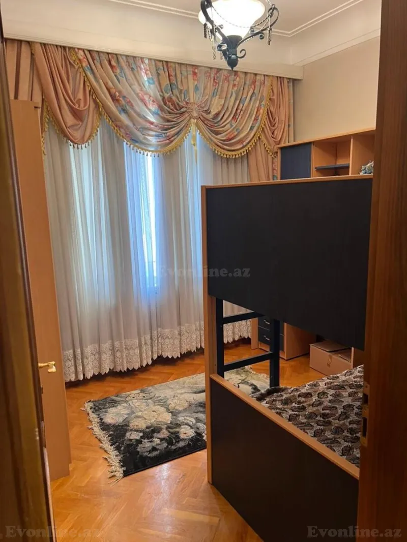 Kirayə verilir 3 otaqlı Mənzil Köhnə tikili 95 m² Nəsimi r. - şəkil 9