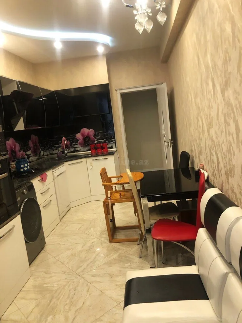 Satılır 5 otaqlı Mənzil Yeni tikili 170 m² İnşaatçılar m. - şəkil 15