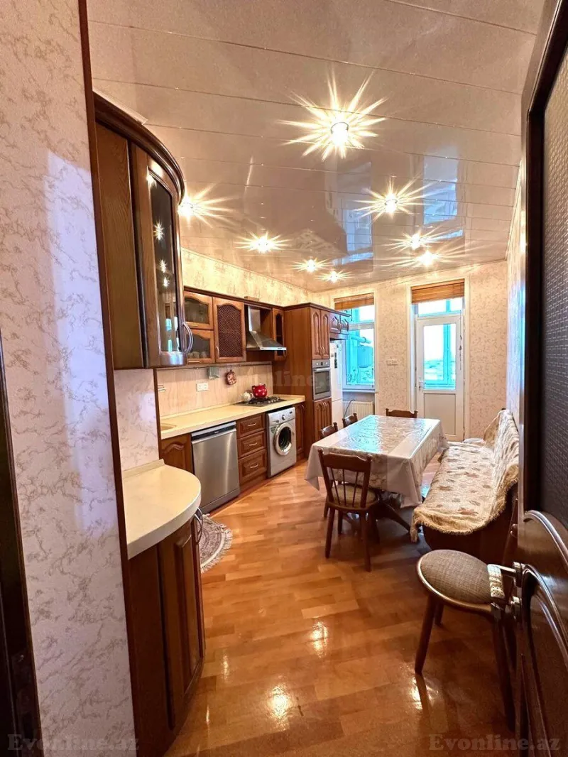 Satılır 2 otaqlı Mənzil Yeni tikili 100 m² 8 Noyabr m. - şəkil 5