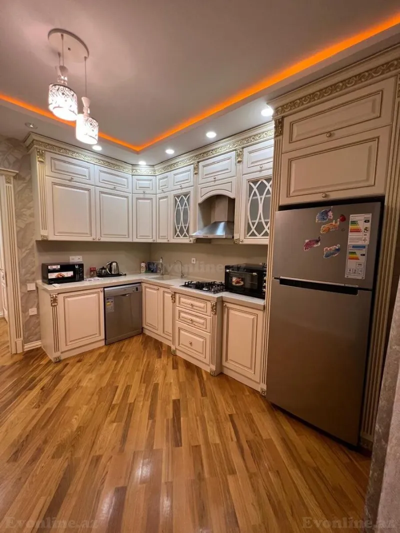 Kirayə verilir 3 otaqlı Mənzil Yeni tikili 160 m² Elmlər Akademiyası m. - şəkil 8