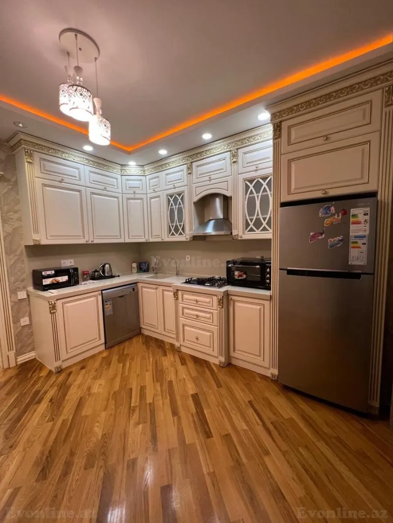 Kirayə verilir 3 otaqlı Mənzil Yeni tikili 160 m² Elmlər Akademiyası m. - şəkil 9