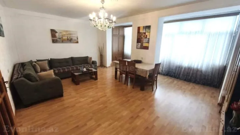 Satılır 3 otaqlı Mənzil Köhnə tikili 102 m² Memar Əcəmi m.