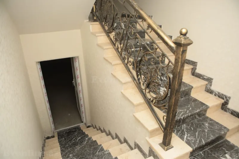 Satılır 6 otaqlı Həyət evi 375 m² Bakıxanov - şəkil 24