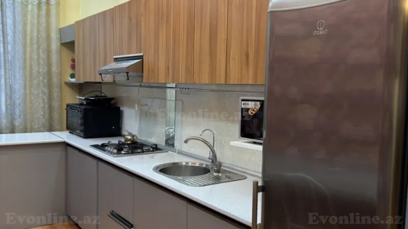 Kirayə verilir 4 otaqlı Mənzil Köhnə tikili 160 m² 28 May m. - şəkil 9