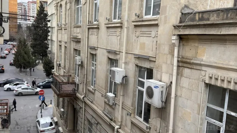 Kirayə verilir 4 otaqlı Mənzil Köhnə tikili 160 m² 28 May m. - şəkil 11