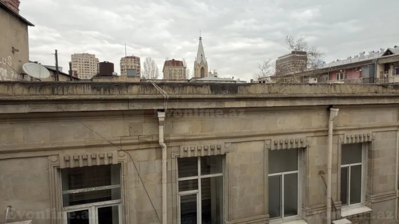 Kirayə verilir 4 otaqlı Mənzil Köhnə tikili 160 m² 28 May m. - şəkil 12