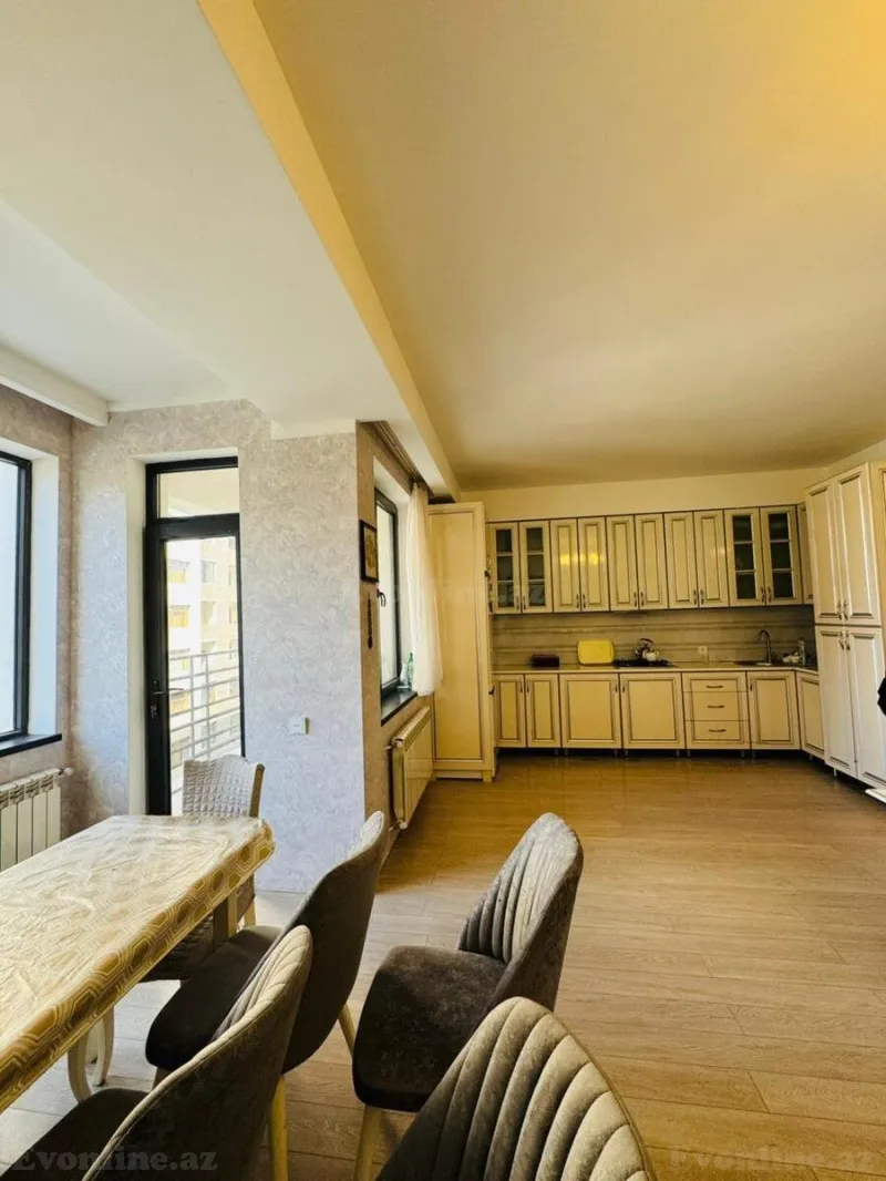 Satılır 3 otaqlı Mənzil Yeni tikili 110 m² 28 May m.