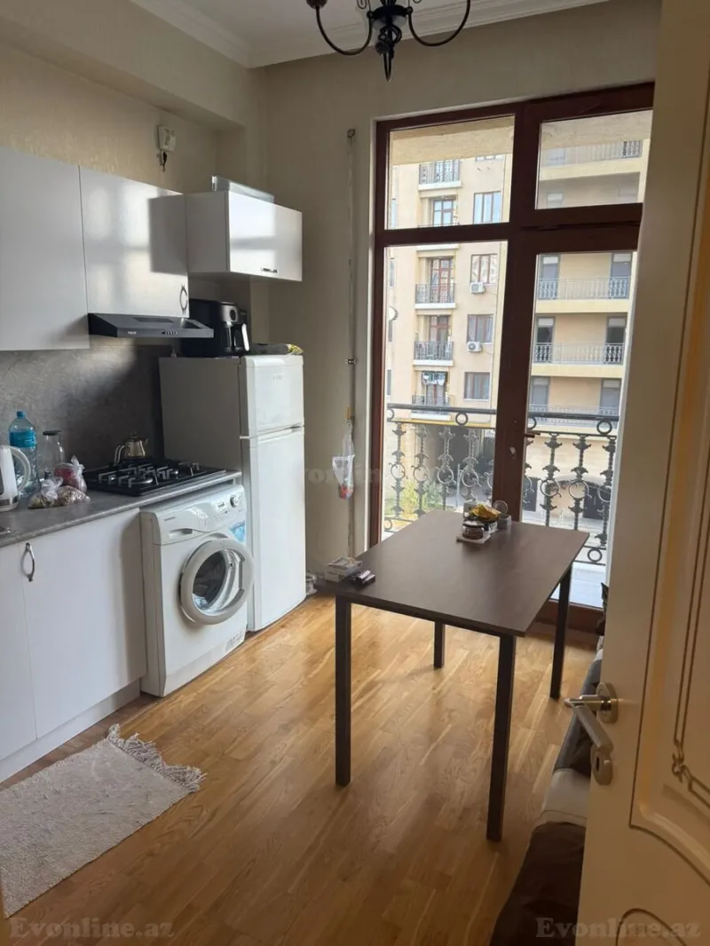 Kirayə verilir 1 otaqlı Mənzil Yeni tikili 50 m² Neftçilər m. - şəkil 3