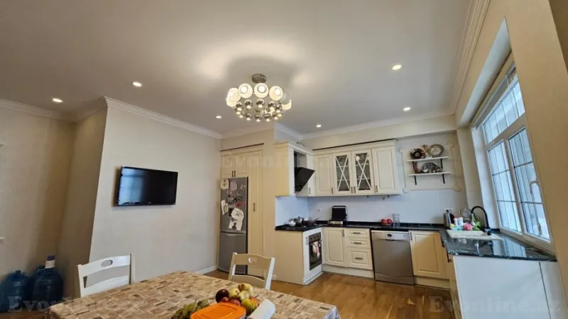 Satılır 4 otaqlı Mənzil Yeni tikili 210 m² 20 Yanvar m.