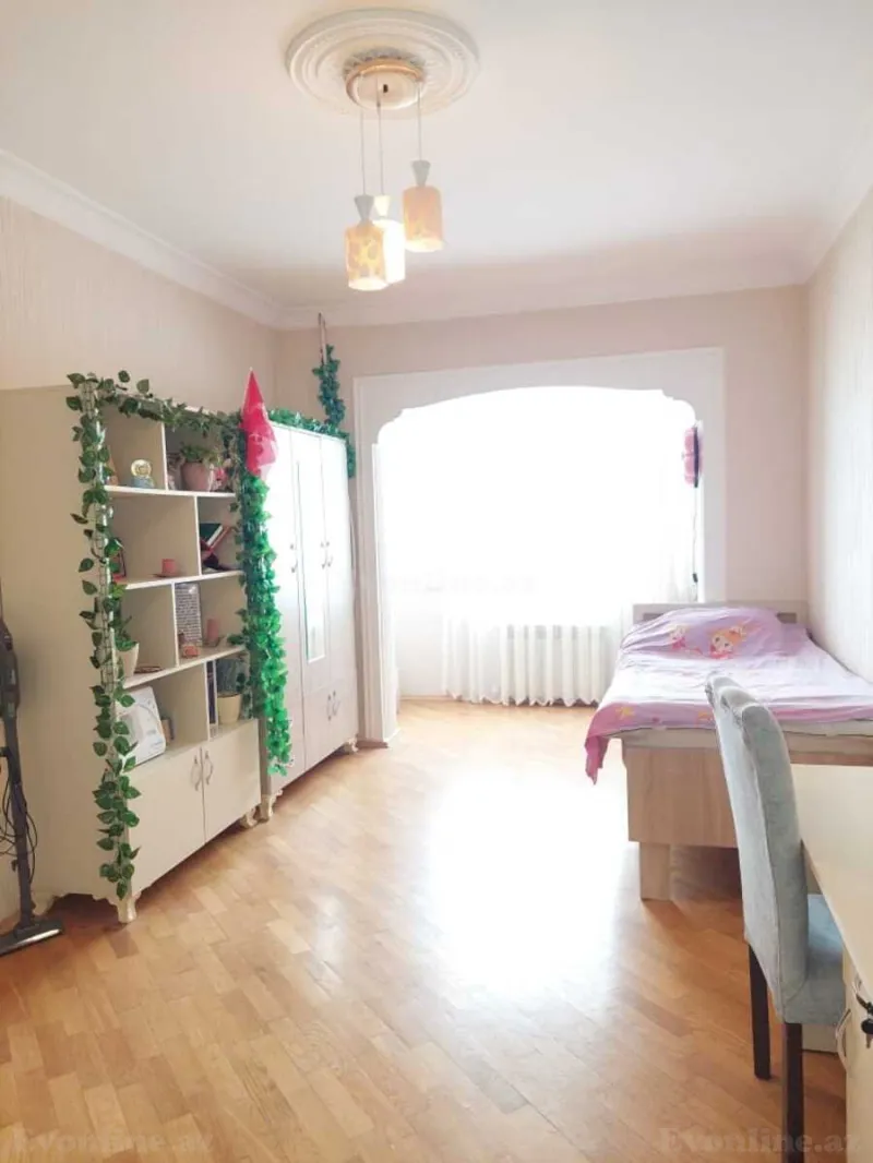 Satılır 4 otaqlı Mənzil Köhnə tikili 106 m² Nərimanov r.