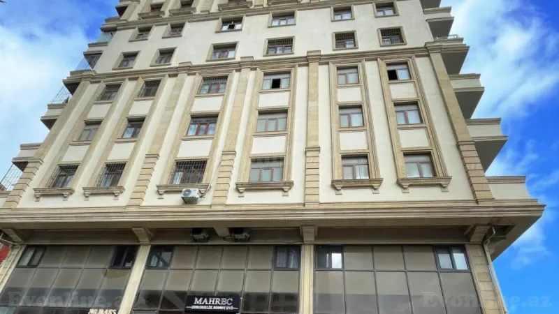 Satılır 3 otaqlı Mənzil Yeni tikili 130 m² 2-ci mikrorayon - şəkil 2