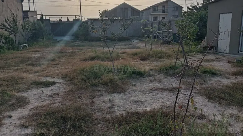 Bakı, Xəzər r., Qalada torpaq satılır