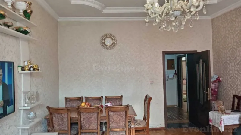 Satılır 3 otaqlı Mənzil Köhnə tikili 72 m² Nəriman Nərimanov m.