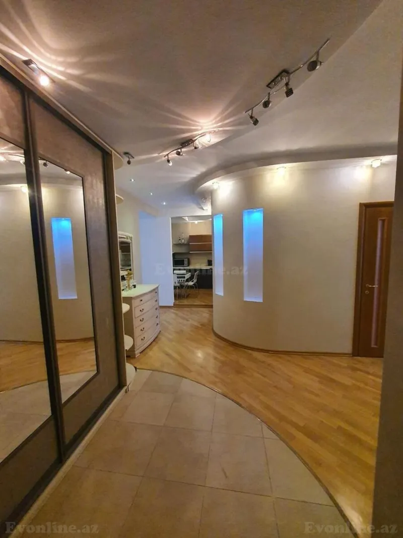 Satılır 3 otaqlı Mənzil Yeni tikili 145 m² Qara Qarayev m. - şəkil 17