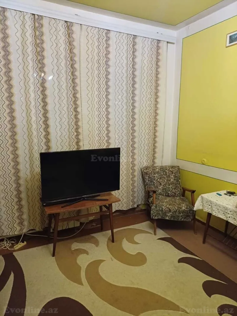 Satılır 5 otaqlı Mənzil Köhnə tikili 130 m² 8-ci mikrorayon