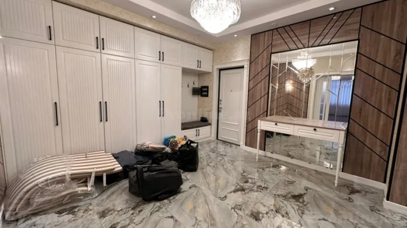 Satılır 4 otaqlı Mənzil Yeni tikili 215 m² 8-ci mikrorayon - şəkil 4