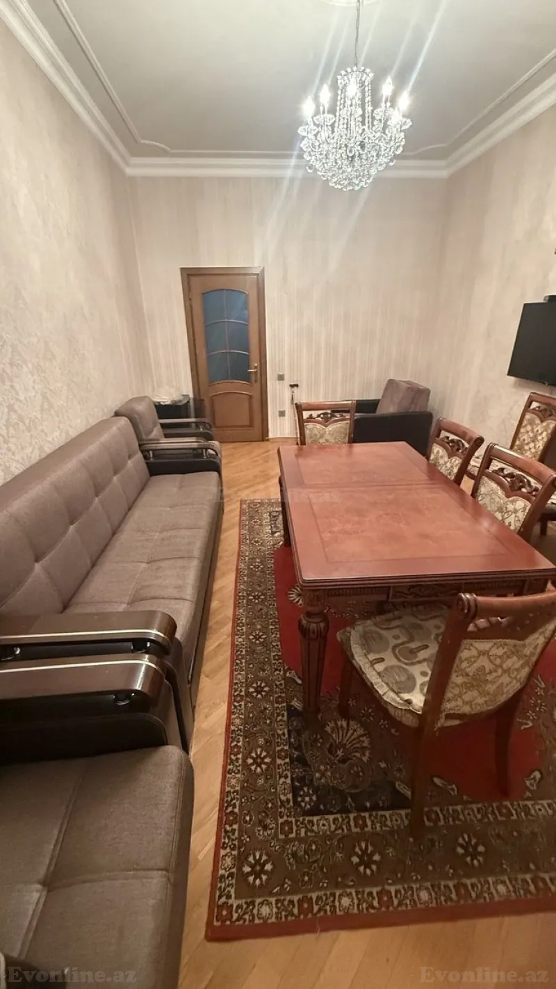 Kirayə verilir 2 otaqlı Mənzil Köhnə tikili 65 m² Nəriman Nərimanov m.