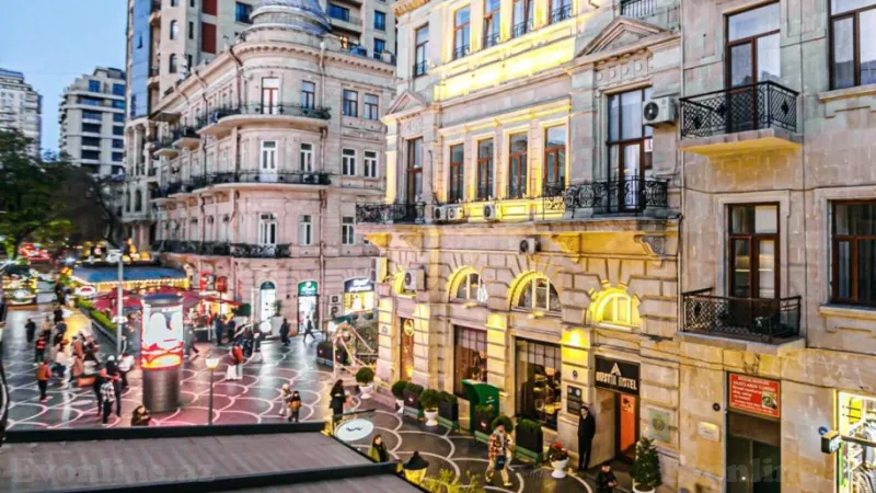 Bakı, Səbail r., Sahil m.da 4 otaqlı mənzil kirayə verilir