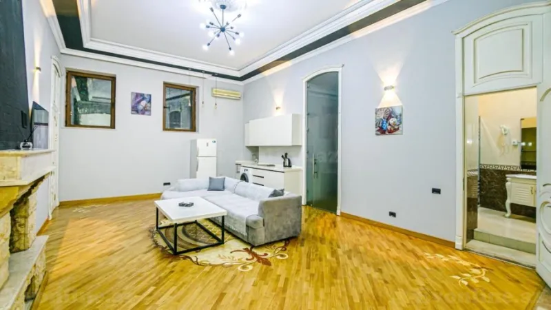 Kirayə verilir 4 otaqlı Mənzil Köhnə tikili 130 m² Sahil m. - şəkil 3