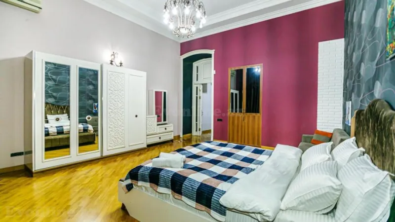 Kirayə verilir 4 otaqlı Mənzil Köhnə tikili 130 m² Sahil m. - şəkil 14