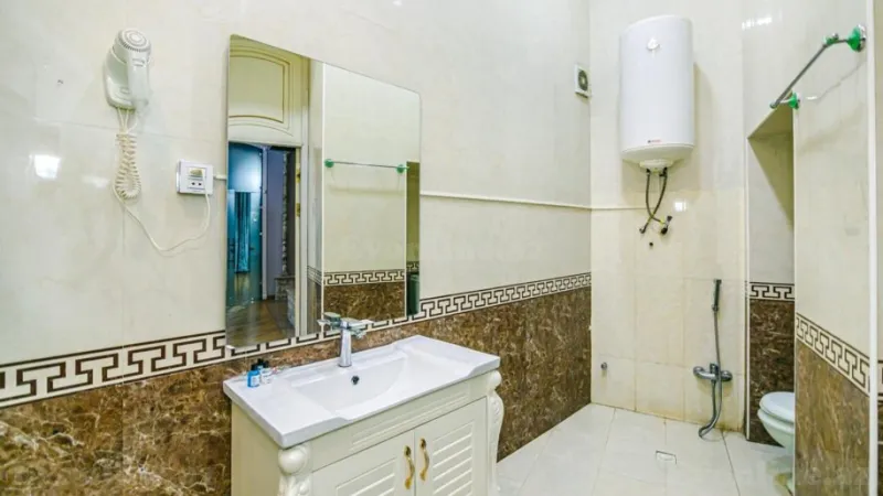 Kirayə verilir 4 otaqlı Mənzil Köhnə tikili 130 m² Sahil m. - şəkil 20