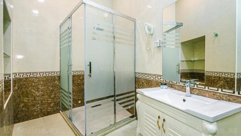 Kirayə verilir 4 otaqlı Mənzil Köhnə tikili 130 m² Sahil m. - şəkil 22