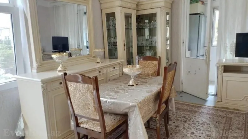 Satılır 2 otaqlı Mənzil Köhnə tikili 45 m² Elmlər Akademiyası m.