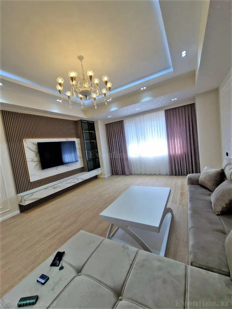 Kirayə verilir 3 otaqlı Mənzil Yeni tikili 130 m² Xətai r.