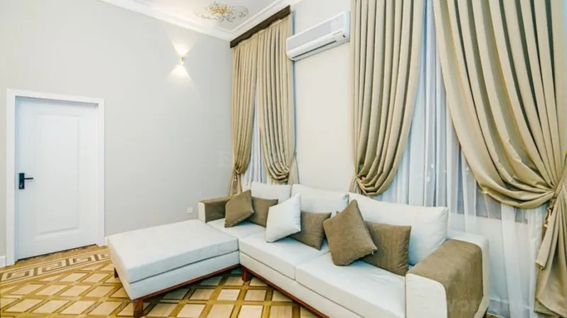 Kirayə verilir 5 otaqlı Mənzil Yeni tikili 214 m² Sahil m. - şəkil 2