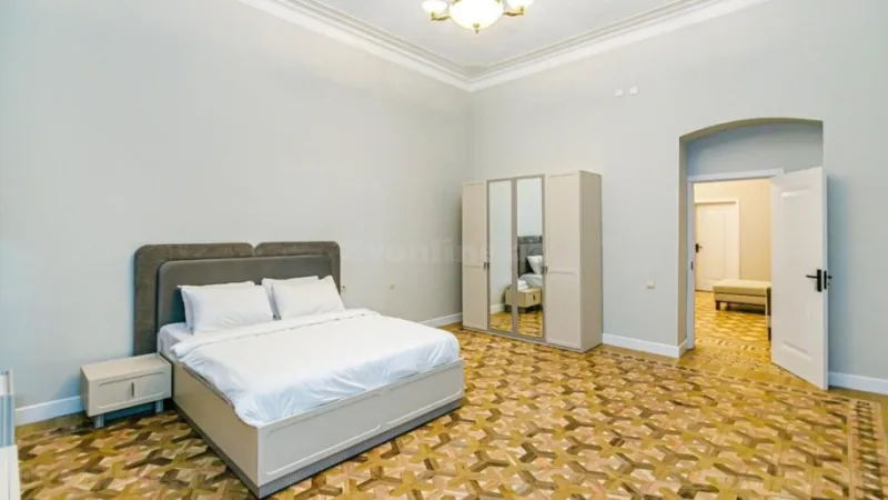 Kirayə verilir 5 otaqlı Mənzil Yeni tikili 214 m² Sahil m. - şəkil 10