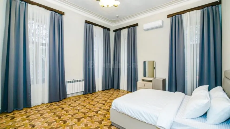 Kirayə verilir 5 otaqlı Mənzil Yeni tikili 214 m² Sahil m. - şəkil 20