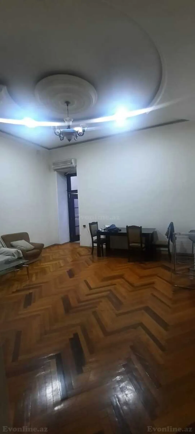 Satılır 3 otaqlı Mənzil Köhnə tikili 70 m² Elmlər Akademiyası m.