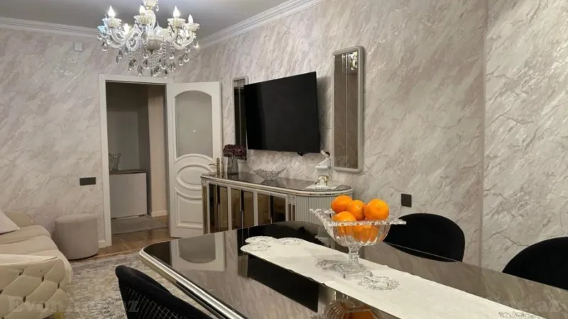 Satılır 2 otaqlı Mənzil Köhnə tikili 70 m² Nərimanov r. - şəkil 3