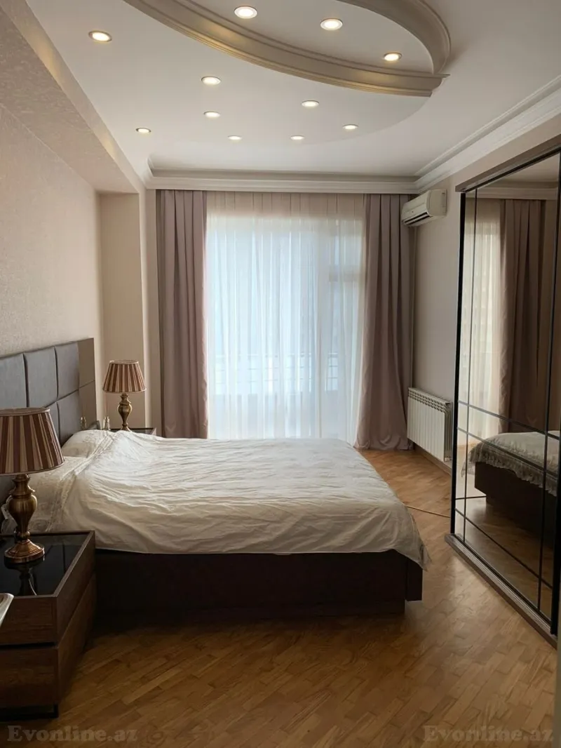 Satılır 4 otaqlı Mənzil Yeni tikili 203 m² Gənclik m. - şəkil 5