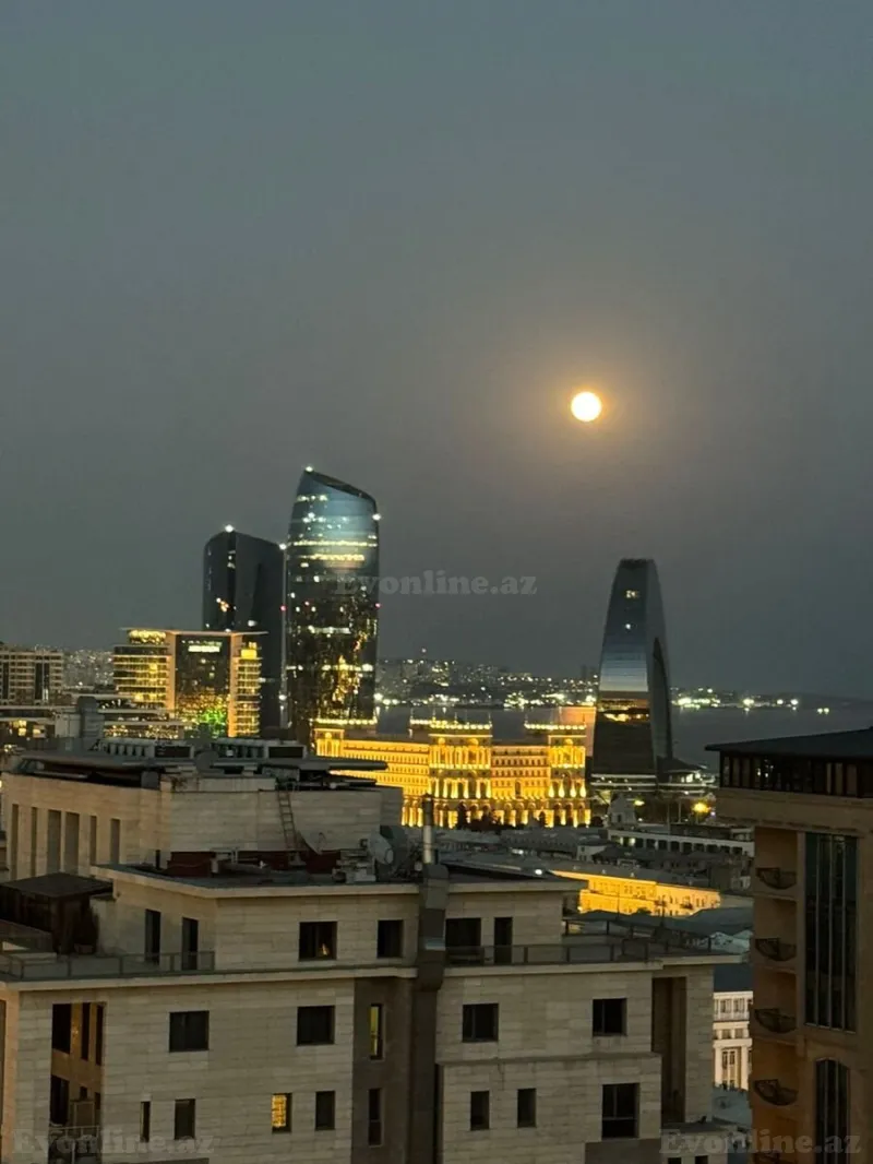 Satılır 3 otaqlı Mənzil Yeni tikili 150 m² Nizami m.