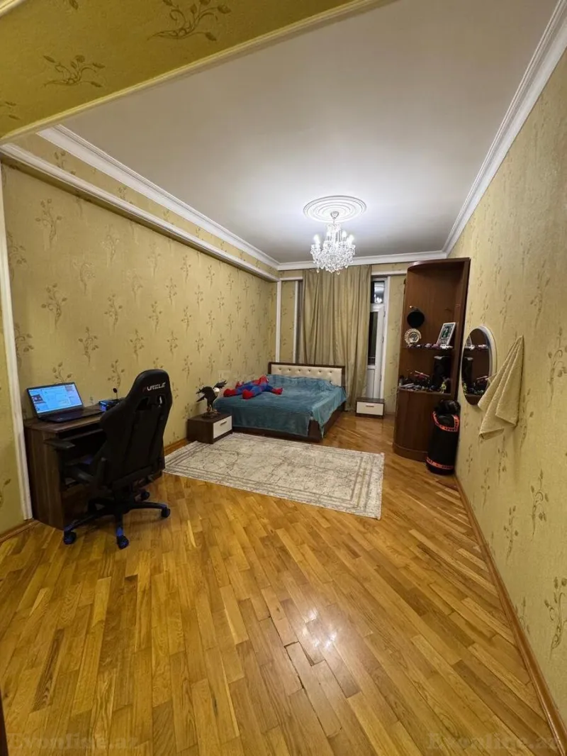 Kirayə verilir 3 otaqlı Mənzil Yeni tikili 150 m² Gənclik m.