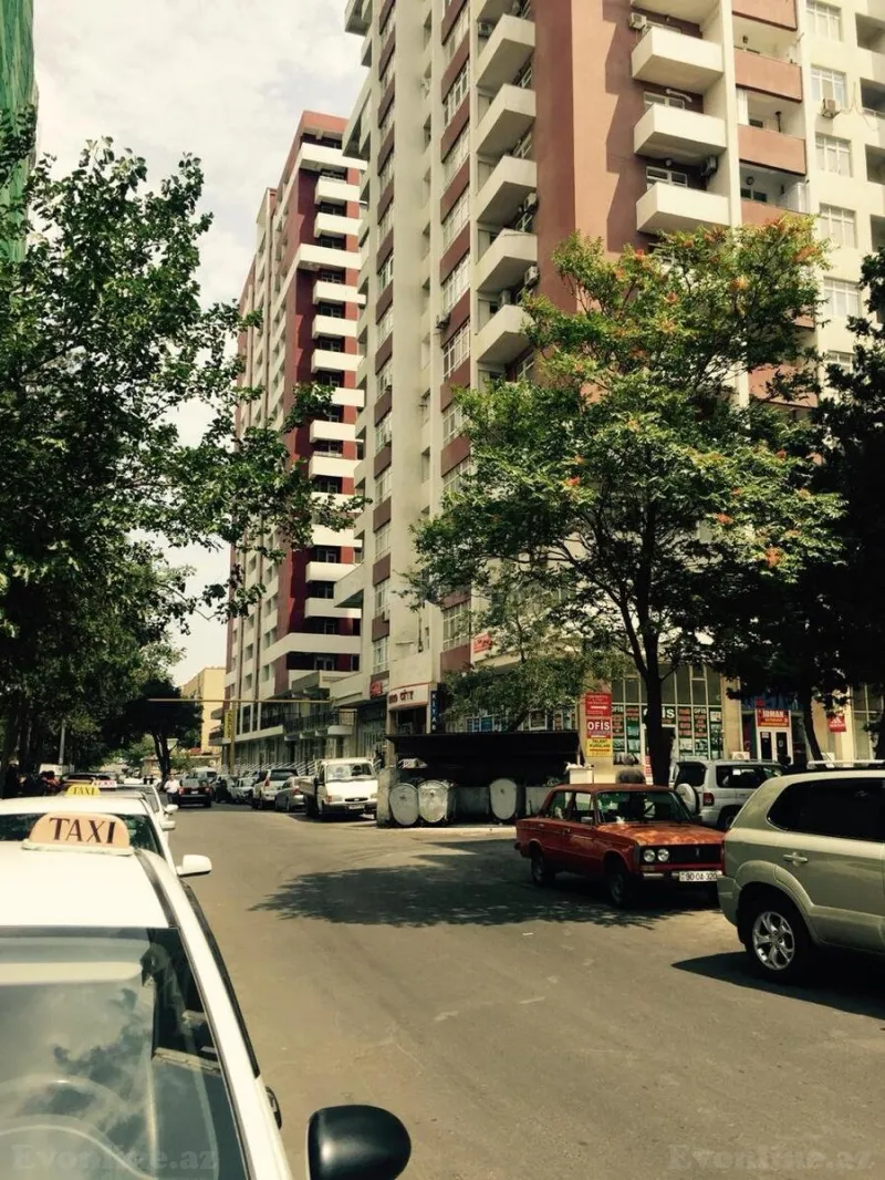 Kirayə verilir 3 otaqlı Mənzil Yeni tikili 130 m² Qara Qarayev m.