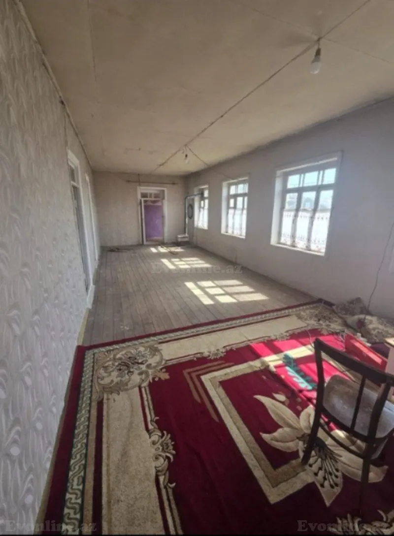 Satılır 8 otaqlı Mənzil Köhnə tikili 187 m² Binə - şəkil 2