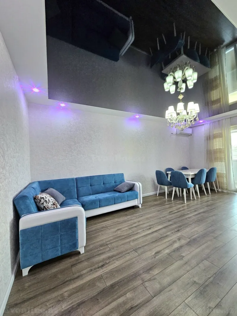 Kirayə verilir 2 otaqlı Mənzil Yeni tikili 75 m² 8 Noyabr m.