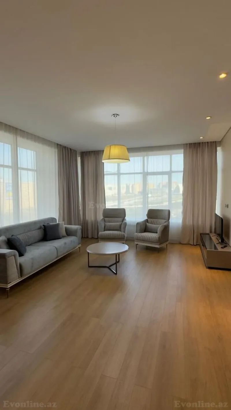 Kirayə verilir 4 otaqlı Mənzil Yeni tikili 205 m² Xətai m.