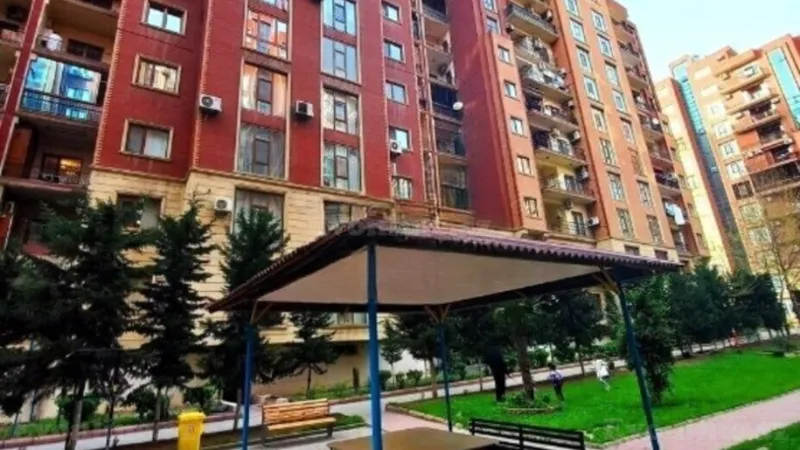 Satılır 4 otaqlı Mənzil Yeni tikili 180 m² Gənclik m. - şəkil 2
