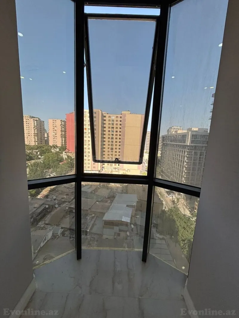 Satılır 4 otaqlı Mənzil Yeni tikili 242 m² 28 May m. - şəkil 3