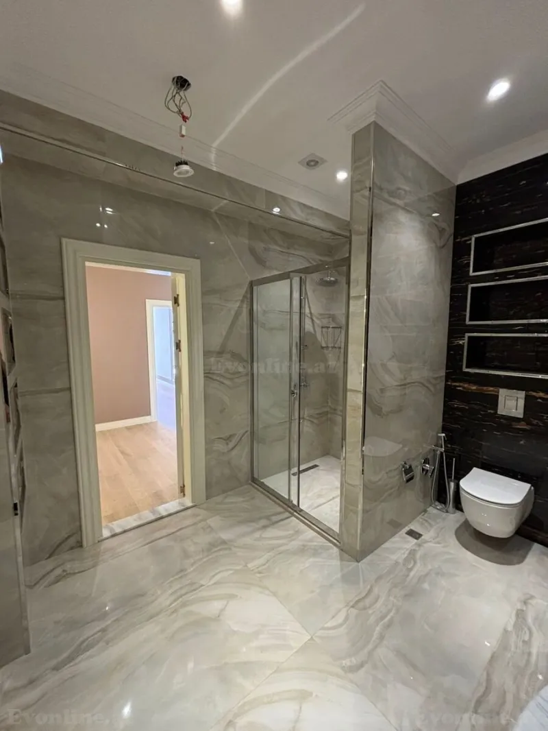 Satılır 4 otaqlı Mənzil Yeni tikili 242 m² 28 May m. - şəkil 8