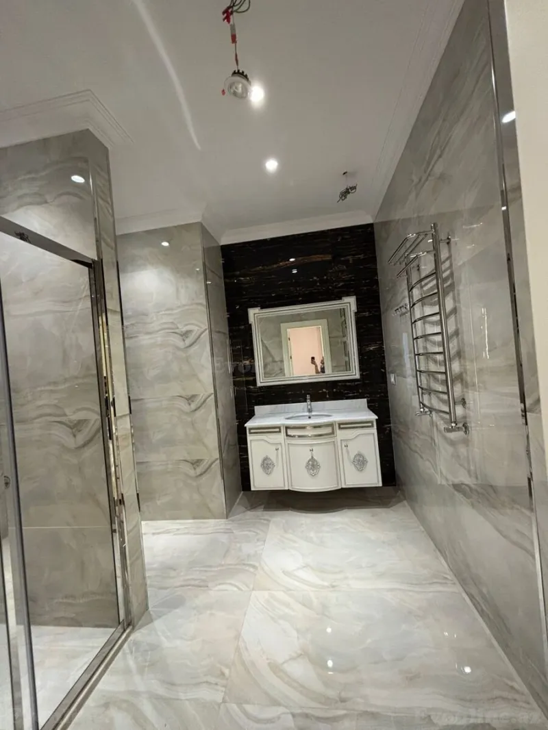 Satılır 4 otaqlı Mənzil Yeni tikili 242 m² 28 May m. - şəkil 12