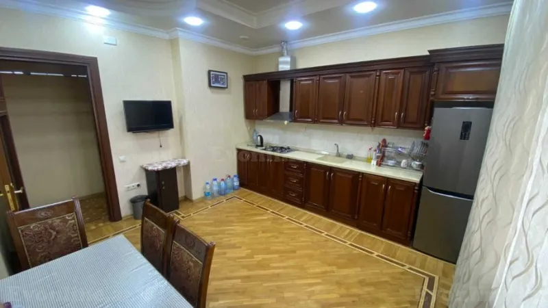 Kirayə verilir 3 otaqlı Mənzil Yeni tikili 150 m² Nəsimi r. - şəkil 5